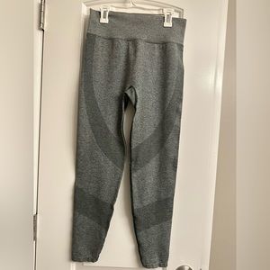 Victoria Secret’s Pink Active Size M Green Leggings